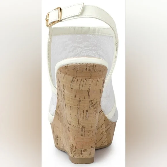 🆕️Elegant White Lace Wedge Sandals - Picture 3 of 4